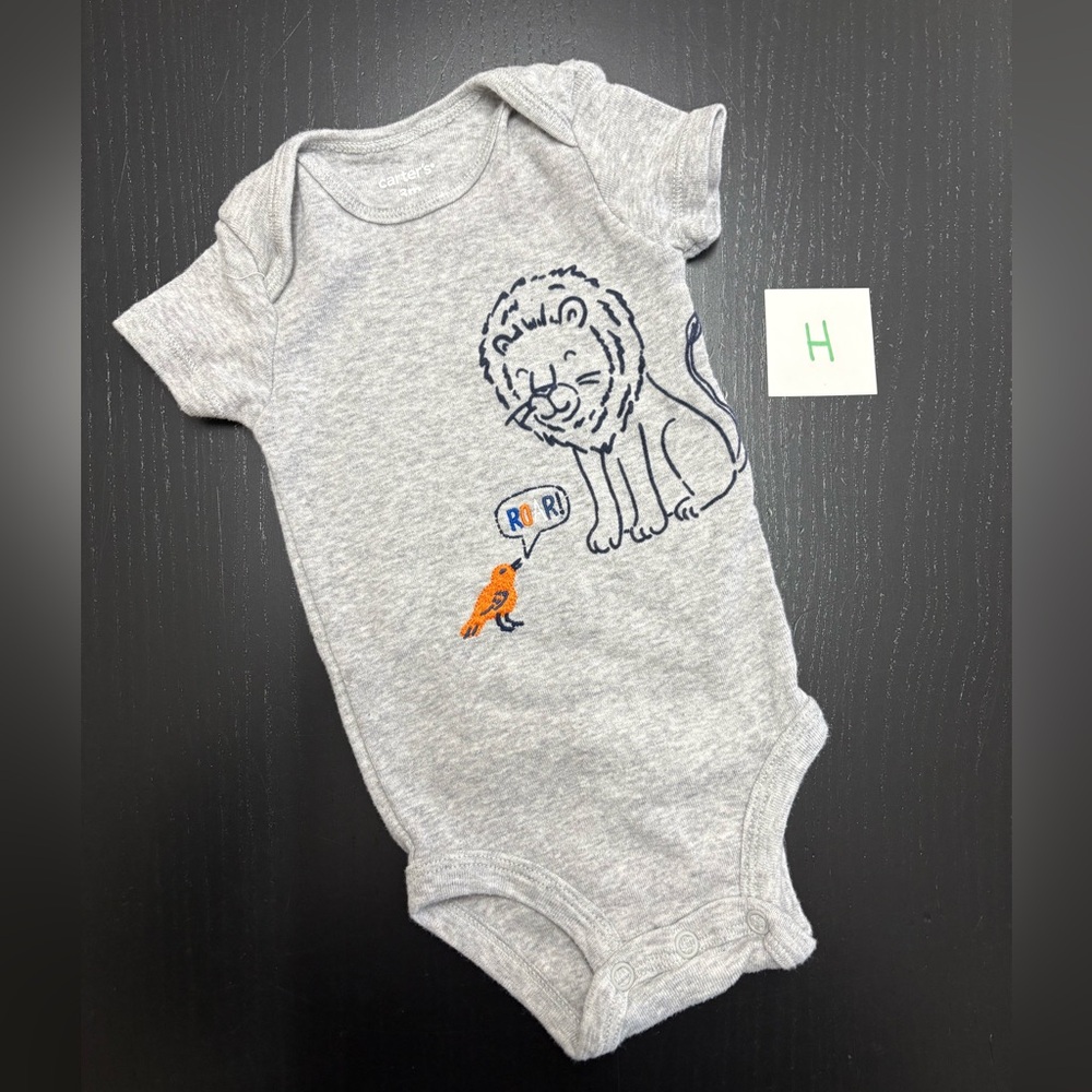 ⭐️5/$10.00⭐️- Carter's 3m Grey Lion and Bird Onesie